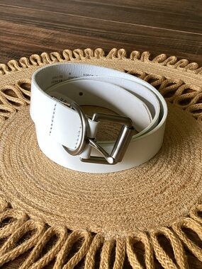 GAP Genuine Leather White Belt Made in England Silver Buckle Small NEW Old Stock